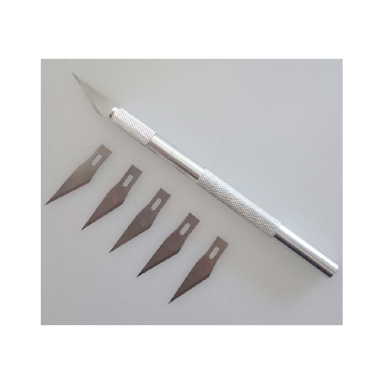 Kniv med aluminiumsh�ndtag og 5 udskiftningsblade